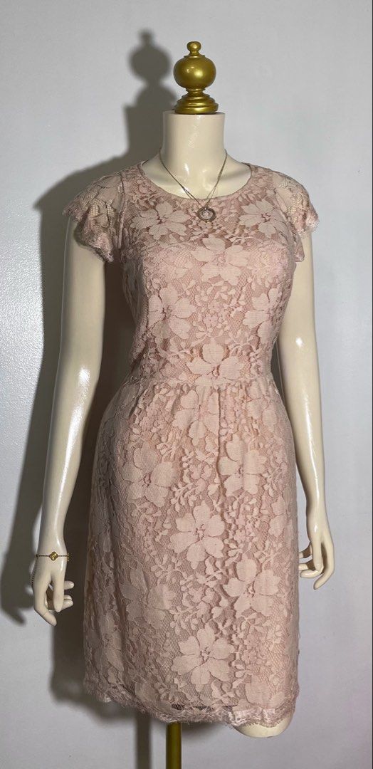 BCBG Generation Lace Dress - Size 12 (Category: Dresses) located in Quezon City. Submitted by queensootd20 (Listing ID 1425190745, Image 1). Description: ✨This BCBGeneration lace dress features a feminine sheath silhouette in a soft dusty rose hue. ✨It is crafted from a delicate floral lace overlay with a tonal lining, designed with a classic round neckline and charming cap sleeves. ✨Dress Details & Fit✨ Bust: Up to 40 inches Waist: Up to 32 inch