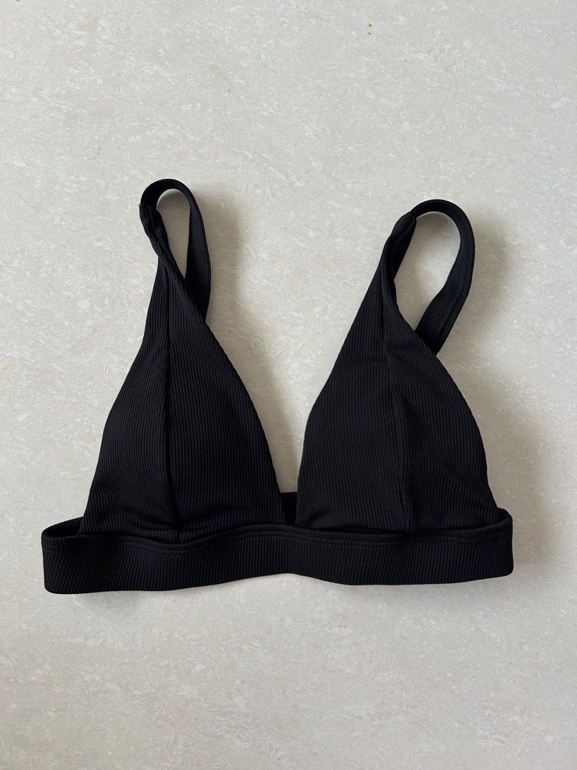 Black Ribbed Bikini Swimsuit Top (Category: Bikinis & Swimsuits) located in Bacoor. Submitted by dm_preloved (Listing ID 1425063959, Image 1). Description: .