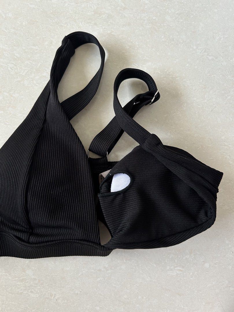 Black Ribbed Bikini Swimsuit Top (Category: Bikinis & Swimsuits) located in Bacoor. Submitted by dm_preloved (Listing ID 1425063959, Image 2). Description: .