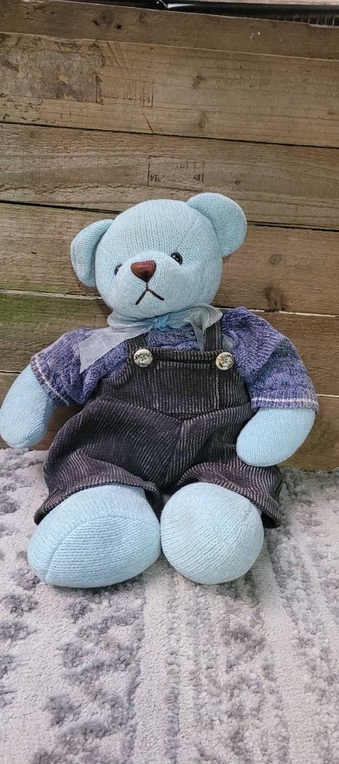 Blue Teddy Bear with Overalls (Category: Plushies & Soft Toys) located in Sablan. Submitted by gongonshelley12 (Listing ID 1425180236, Image 3). Description: 👉👉180 ONLY👈👈 GCASH NOW @ 150 MALAKI PO XA PEBBLES LIKE ANG LAMAN.