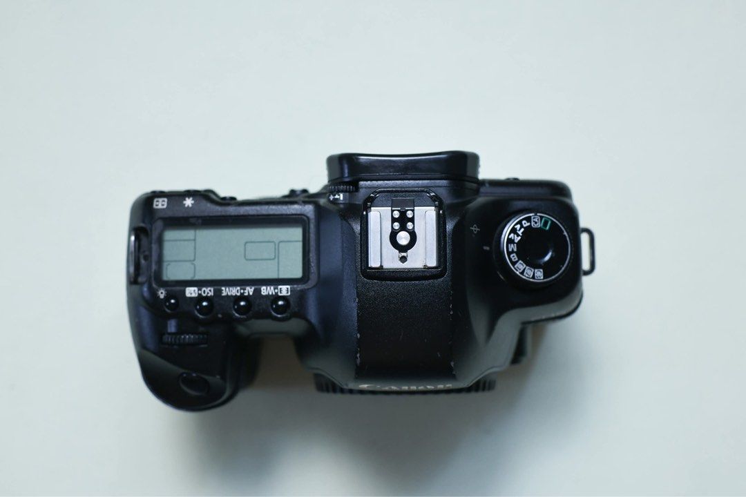 Canon EOS 5D Mark II DSLR Camera (Category: Cameras) located in Angeles City. Submitted by banchan29 (Listing ID 1425078325, Image 3). Description: Canon EOS 5D Mark II DSLR camera with battery, and charger..