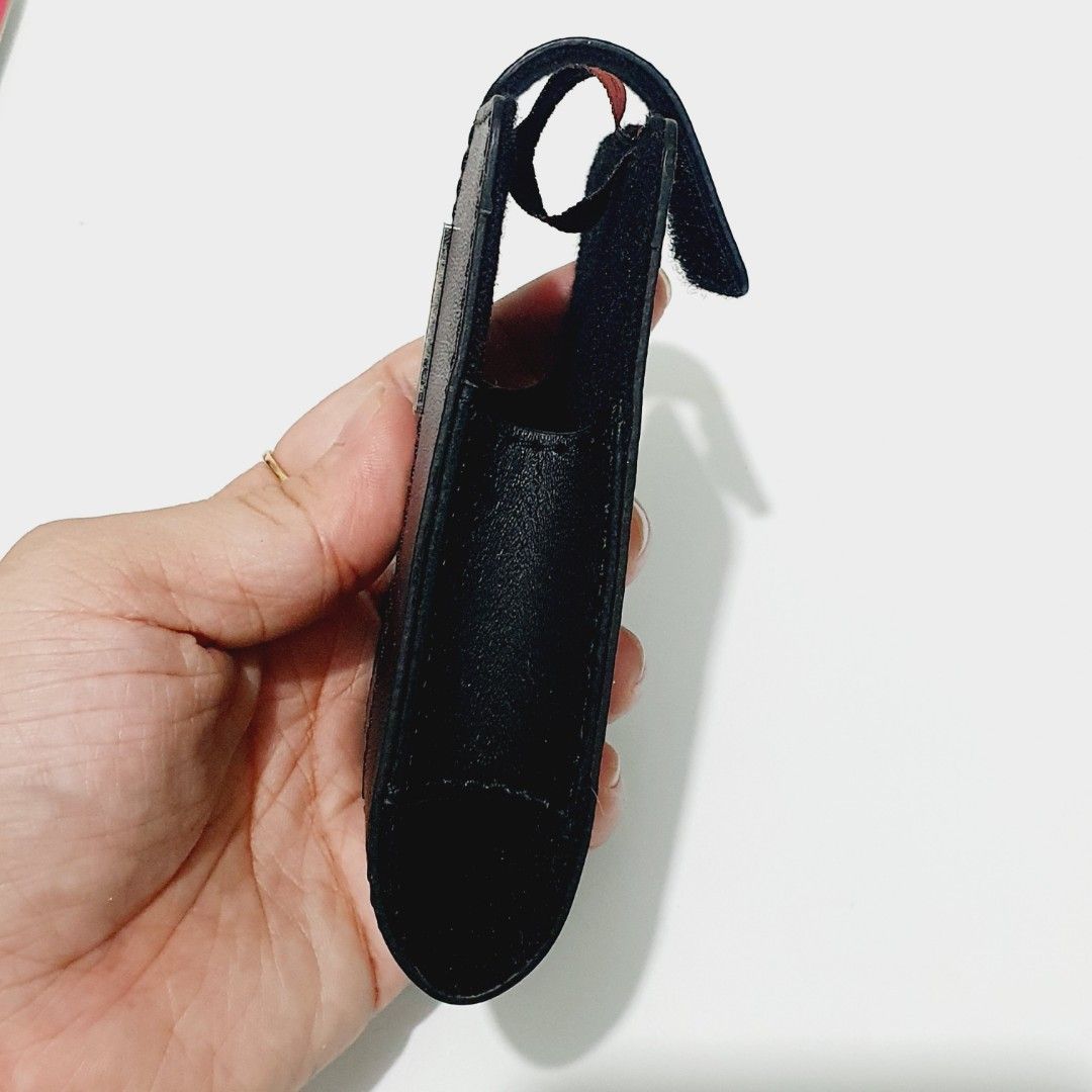 CASIO EXILIM ESC-231 Soft Leather Case (Category: Camera Bags & Carriers) located in Taytay. Submitted by kyo.mono (Listing ID 1425227255, Image 2). Description: 💟Follow us on IG: kyo.mono for faster replies TikTok: kyo.mono_ for videos and review Good as new packaging not in good condition Auth from Japan Actual photo posted.
