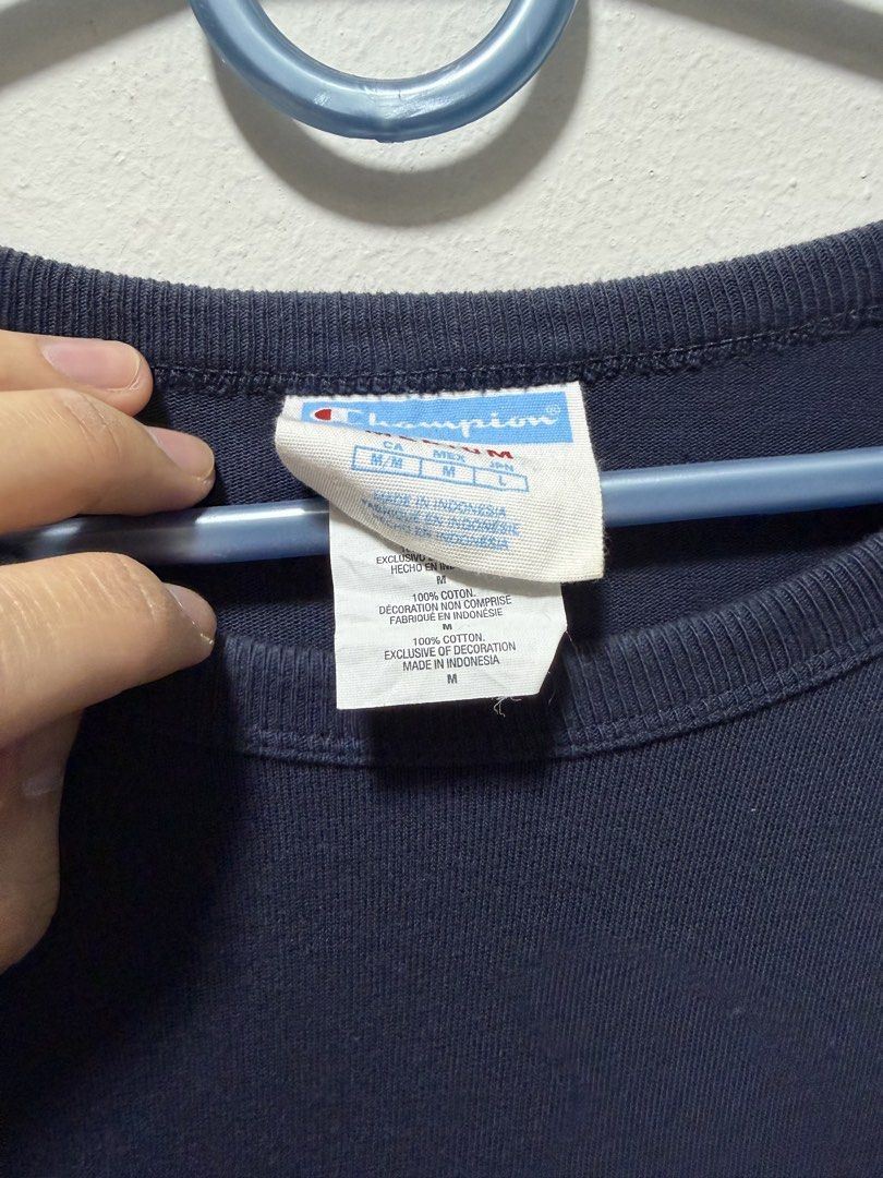 Champion Navy Blue T-shirt (Category: Tshirts & Polo Shirts ) located in Quezon City. Submitted by bryce.ramirez (Listing ID 1425156503, Image 2). Description: Authentic bought from Rustan’s Size Medium Width: 18.5 inches Length: 30 inches Used but in very good condition (too large for me) Delivery: Grab/Lalamove c/o buyer MOP: Gcash, Paymaya, Bdo.