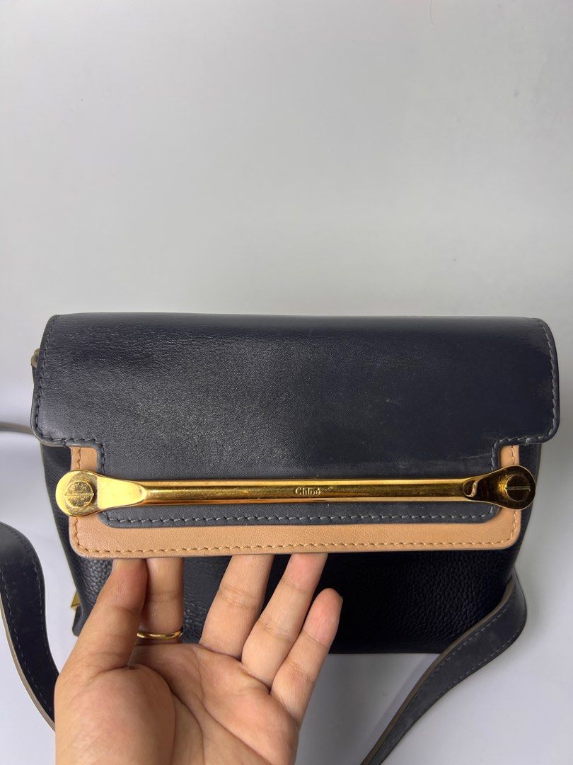 Chloé Clare (Category: Luxury Bags & Wallets) located in Baguio. Submitted by chiechie1234 (Listing ID 1425210420, Image 2). Description: Chloé Clare.