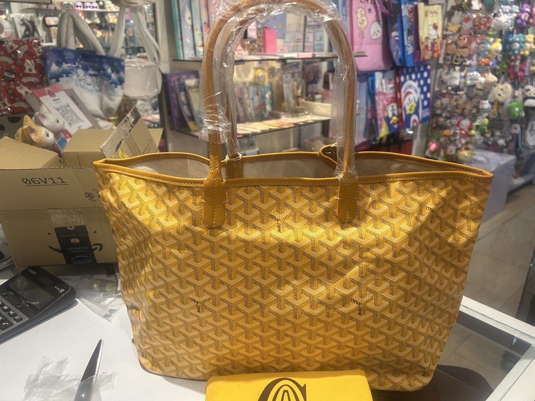 CLEARANCE! Goyard St. Louis PM - Yellow (Category: Luxury Bags & Wallets) located in Manila. Submitted by luxurybrandsonly (Listing ID 1425192949, Image 1). Description: Message me .