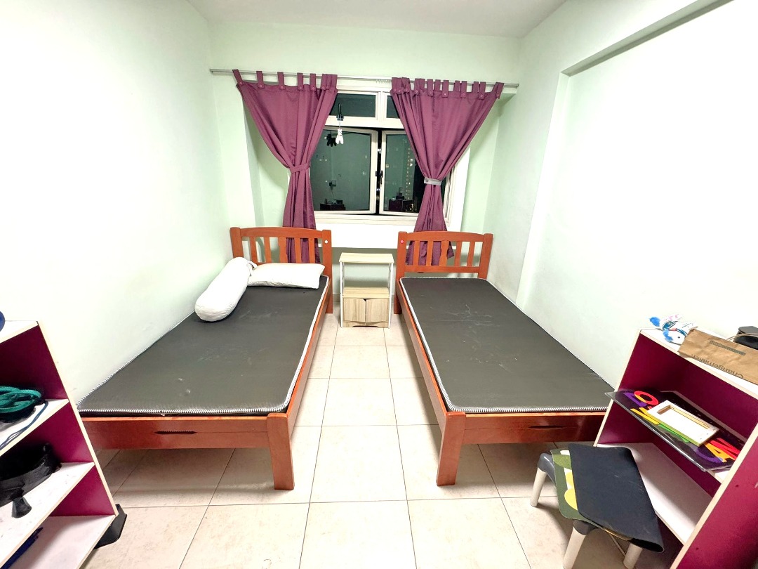 (Category: ) located in . Submitted by your_rental_specialist (Listing ID 1425120801, Image 1). Description: .