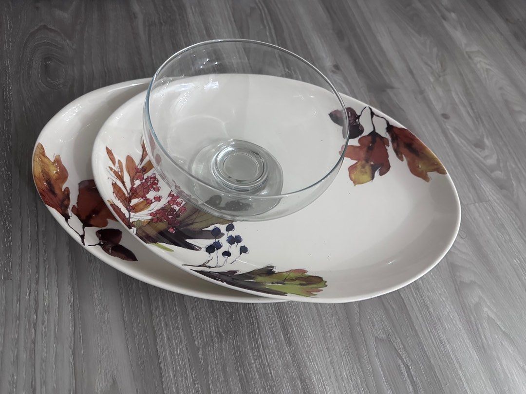 TAKE ALL FOR 1000! Crate & Barrel Serving Bowls (Category: Dinnerware & Cutlery) located in Mandaluyong City. Submitted by livyyyyyy (Listing ID 1425173928, Image 1). Description: Moving Out Sale! Crate & Barrel Items from my kitchen: ✨ALL for 1000 only 2 Serving Bowls from collab (Orig Price: 2699/bowl) Glass Bowl unavailable Buyer to shoulder pickup from Eastwood, QC.