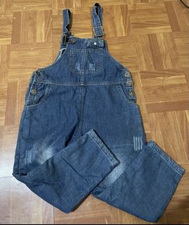(Category: ) located in . Submitted by HelloAnn_Closet (Listing ID 1425223556, Image 1). Description: .