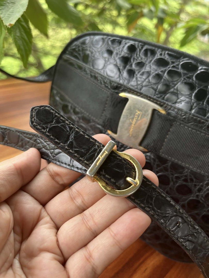 Ferragamo sling bag (Category: Cross-body Bags) located in Oroquieta. Submitted by quickforest_8a519b (Listing ID 1425196070, Image 2). Description: near medium lampo zip ganda ng leather spacious .