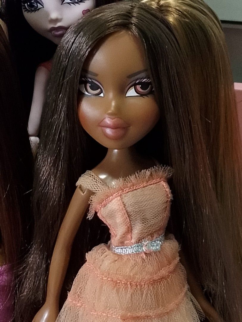 FT/ HTF Bratz Birthday Sasha 2nd edition (Category: Kids Toys) located in Santo Domingo. Submitted by glitterpinkgloss (Listing ID 1425116437, Image 1). Description: FOR TRADE FOR BRATZ OR GB FRNAKIE!! ‼️TRADE ONLY‼️ -with og shoes ka same value sana niya Planning to trade her for: SWEET DREAMZ CLOE W OG FIT PAMPERED PUPZ CLOE W OG FIT can do other, Drop offers nalang! and also have iso list^^.