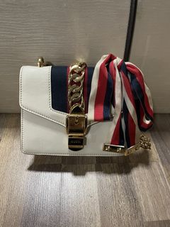 (Category: ) located in . Submitted by nazzthrifted (Listing ID 1425126303, Image 1). Description: .