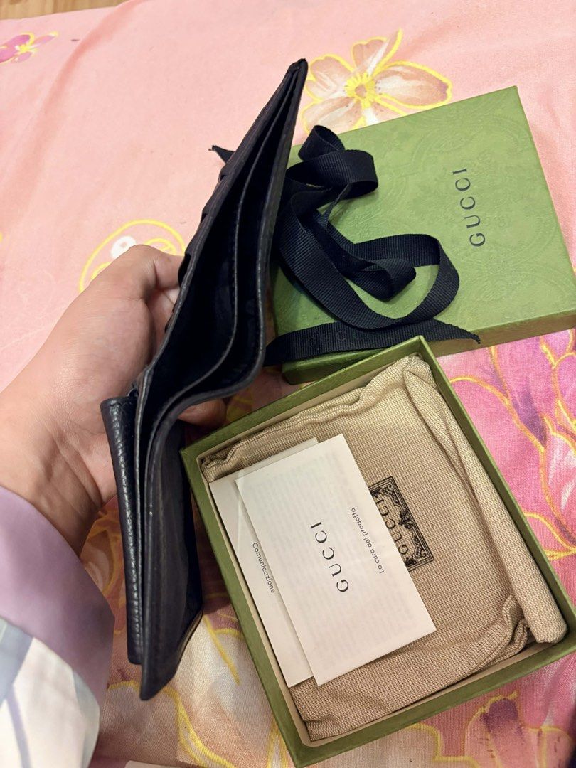 Gucci Black Wallet ORIGINAL (Category: Luxury Bags & Wallets) located in Bacoor. Submitted by preownedparadyse (Listing ID 1425061032, Image 3). Description: .
