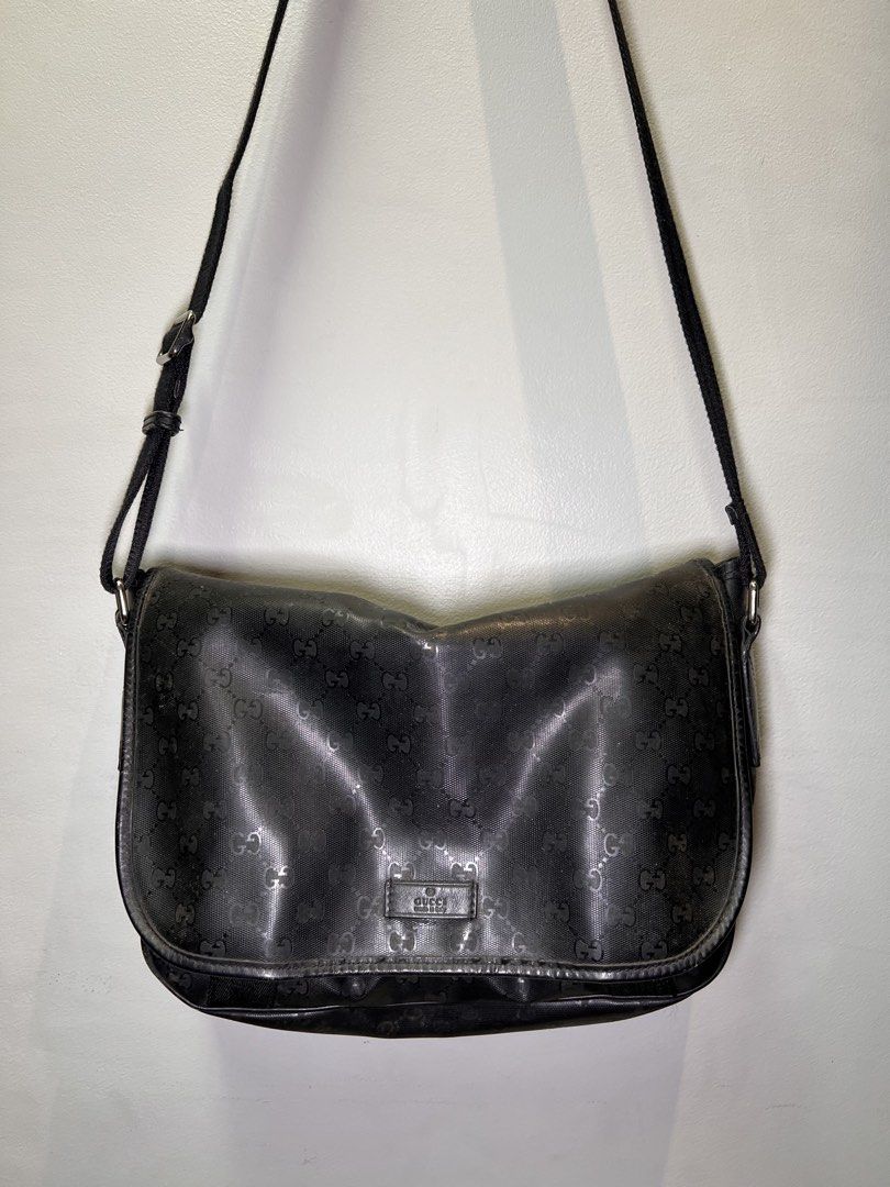 Gucci Messenger Bag (Category: Luxury Bags & Wallets) located in Paranaque City. Submitted by alphacharlie33 (Listing ID 1425075041, Image 1). Description: Gucci Messenger Bag 8000.