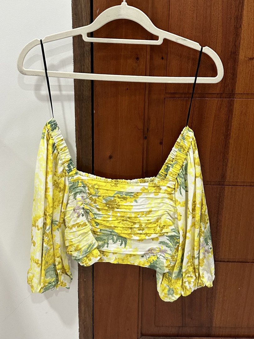 H&M Linen Blend Floral Top (Category: Sleeveless) located in Batangas. Submitted by lovedbydrea23 (Listing ID 1425117414, Image 2). Description: used only once for a beach trip rfs: decluttering lp posted .