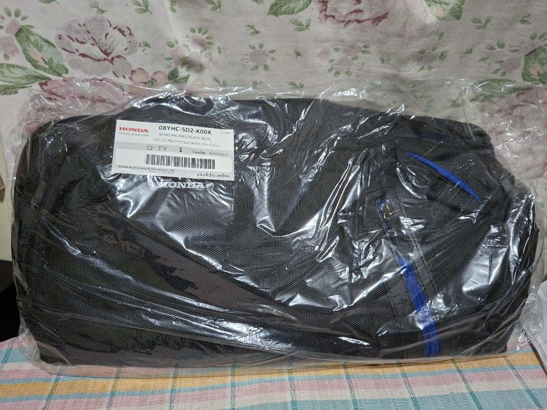 Honda Bowling Bag Black/Blue (Category: Luxury Bags & Wallets) located in Las Pinas. Submitted by online.store (Listing ID 1425165415, Image 3). Description: ‼️LAST PRICE. Brandnew and sealed. Honda Genuine Accessories. Nylon and leatherette material. From Honda Thailand. Dimension: 18x9x12 inches Two pcs available..