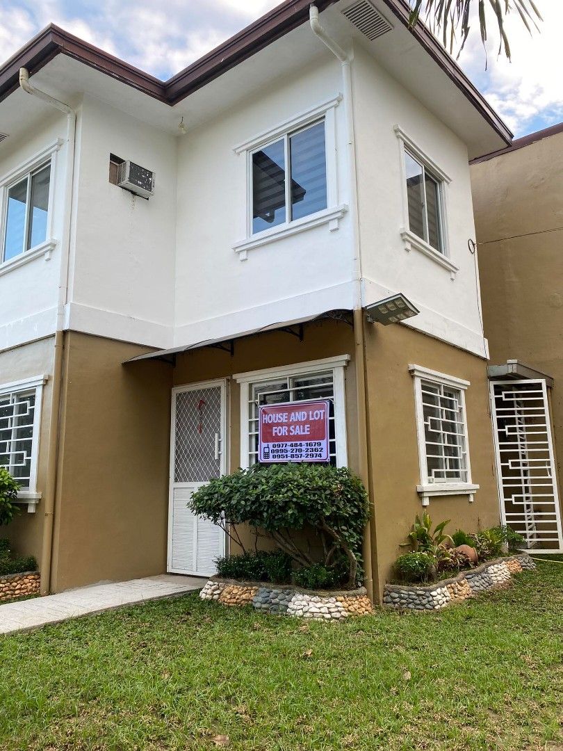 House and Lot - corner lot area (Category: House & Lot) located in Pasig City. Submitted by lvt19 (Listing ID 1392514902, Image 1). Description: 🏡 HOUSE AND LOT FOR SALE – LANCASTER • Lot Area: 90 sqm • With improvements • Well-maintained and ready for occupancy • Clean and complete documents • 3 bedrooms and 2 bathrooms • Parking for 2 vehicle/s Selling Price: ₱4.5 million Payment Terms: Cash/Bank or Pagibig Financing Viewing by appointment onl