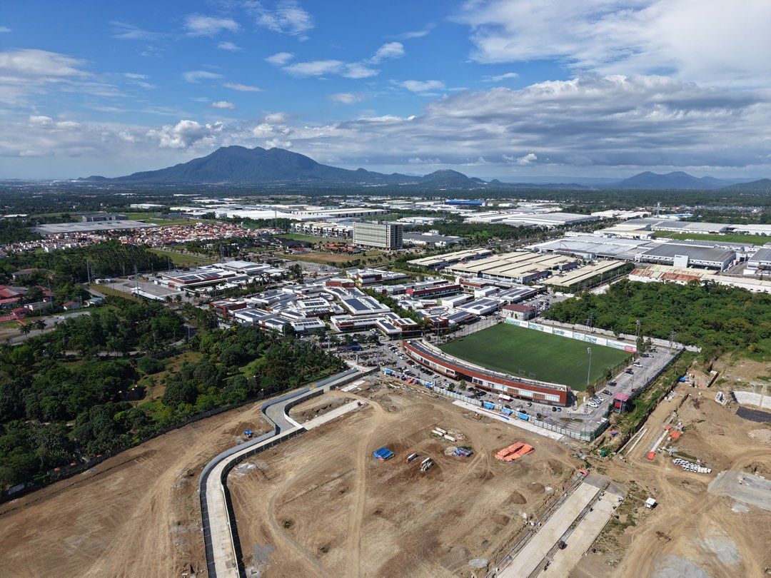 Industrial Lot in Lipa Batangas (Category: Lot) located in Makati City. Submitted by joie_09176718524 (Listing ID 1425223366, Image 1). Description: No waiting. No delays. Start building your warehouse for the SOUTH market immediately. Build right away at Lima Industrial Estate in Lipa, Batangas by Aboitiz Economic Estates. Ready-to-build industrial lots with complete infrastructure, utilities, and PEZA registration already in place—inside a full
