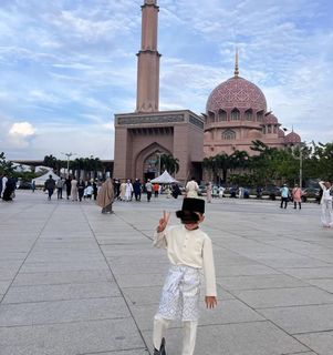 (Category: ) located in . Submitted by allyhusna (Listing ID 1425106881, Image 1). Description: .