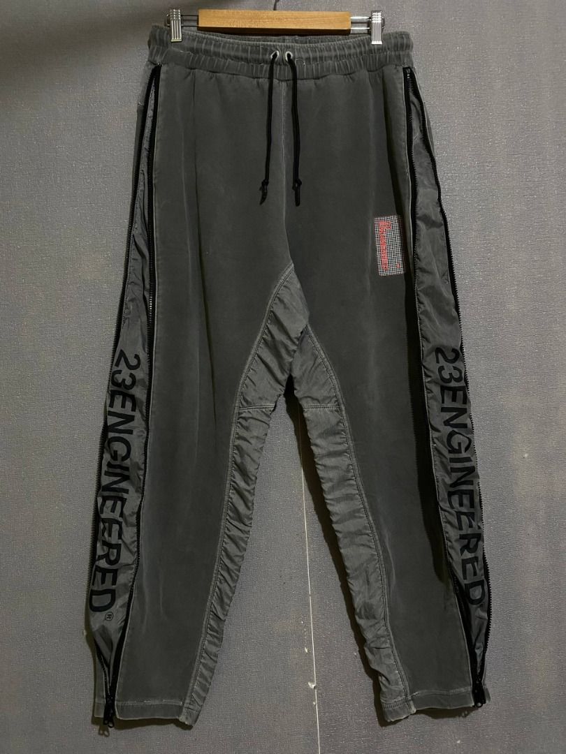 Jordan Engineered Side Zip Grey Sweatpants (Category: Joggers) located in Antipolo. Submitted by mogulcollective (Listing ID 1425188294, Image 1). Description: Jordan Engineered Side Zip Grey Sweatpants Authentic Excellent condition XL on tag Waist - 32-36 Length - 40 Leg Opening - 6 .