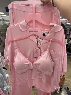 (Category: ) located in . Submitted by elle.desmar (Listing ID 1425244107, Image 1). Description: .