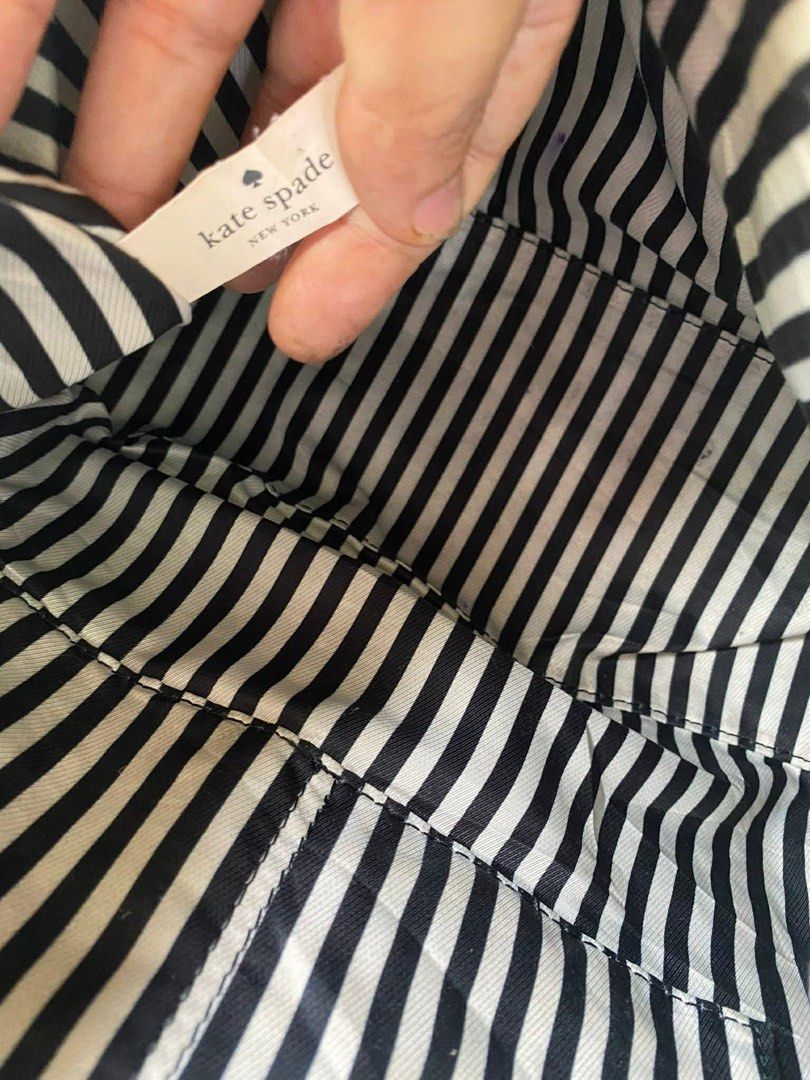 Kate Spade (Category: Cross-body Bags) located in Oroquieta. Submitted by quickforest_8a519b (Listing ID 1425193371, Image 3). Description: medium genuine leather can be worn as shoulder or sling bag ykk zip,with etkita.