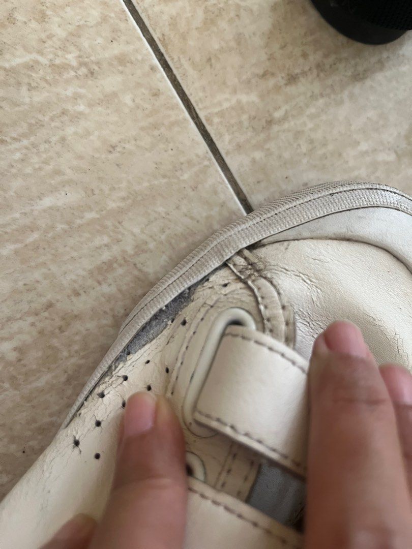 Keds White Sneakers with Velcro Straps (Category: Sneakers) located in Pasig City. Submitted by kimcbrl (Listing ID 1425092524, Image 2). Description: Size: US 6 Well used. Flaws in the photo.