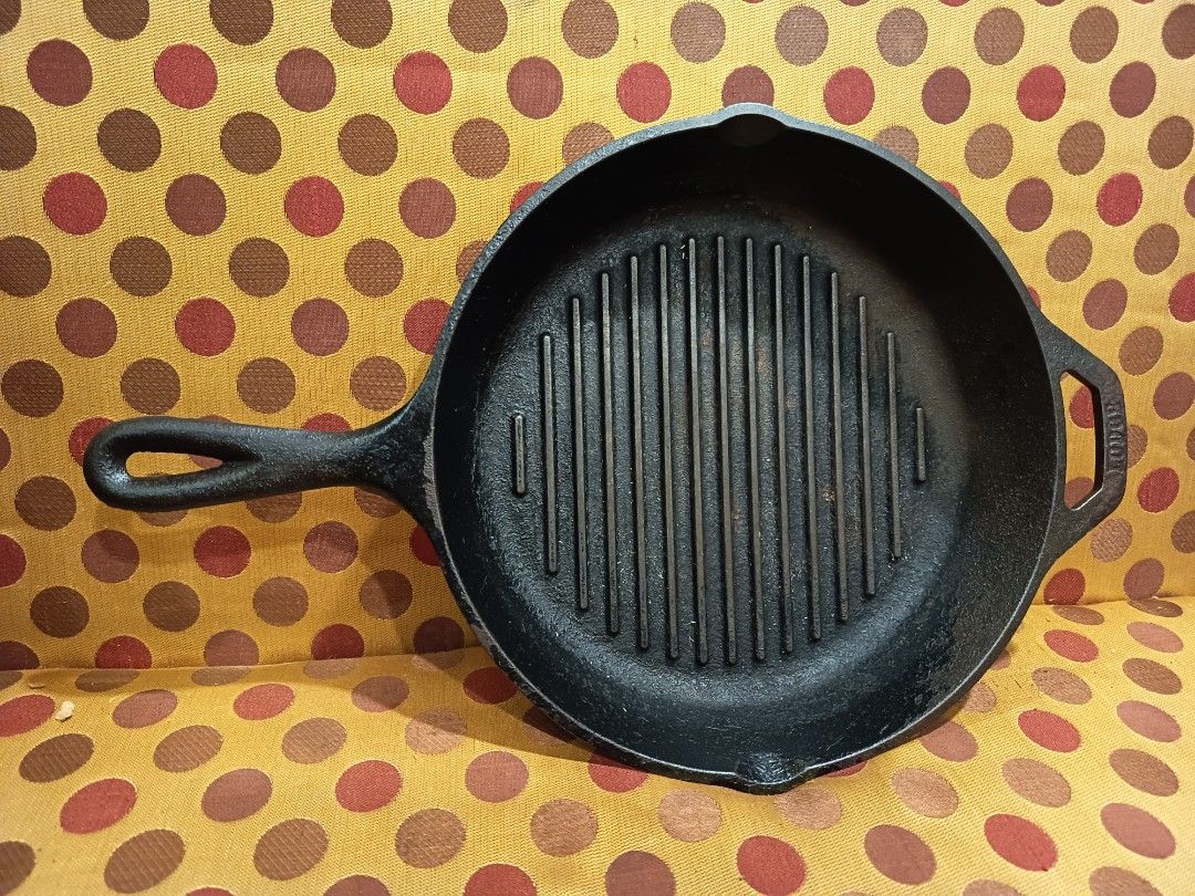 Lodge USA Cast Iron Grill Pan Round (Category: Cookware & Accessories) located in Makati City. Submitted by taditzantiqueandvintagestore (Listing ID 1425164432, Image 3). Description: Lodge USA Cast Iron Grill Pan Round • 16" inches length • 10.5" inches diameter • Made in USA 2,200 pesos only Text or Call : ZeroNine22Five33Two345.. Makati Area : .