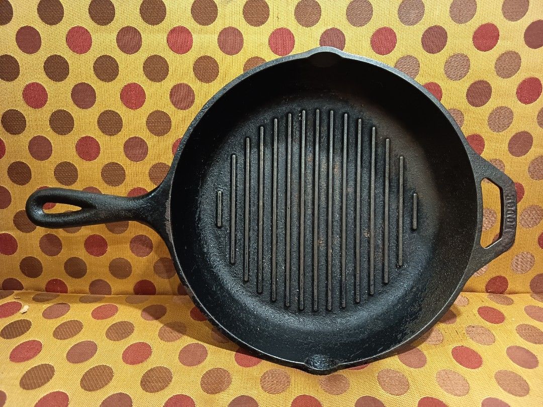 Lodge USA Cast Iron Grill Pan Round (Category: Cookware & Accessories) located in Makati City. Submitted by taditzantiqueandvintagestore (Listing ID 1425164432, Image 1). Description: Lodge USA Cast Iron Grill Pan Round • 16" inches length • 10.5" inches diameter • Made in USA 2,200 pesos only Text or Call : ZeroNine22Five33Two345.. Makati Area : .