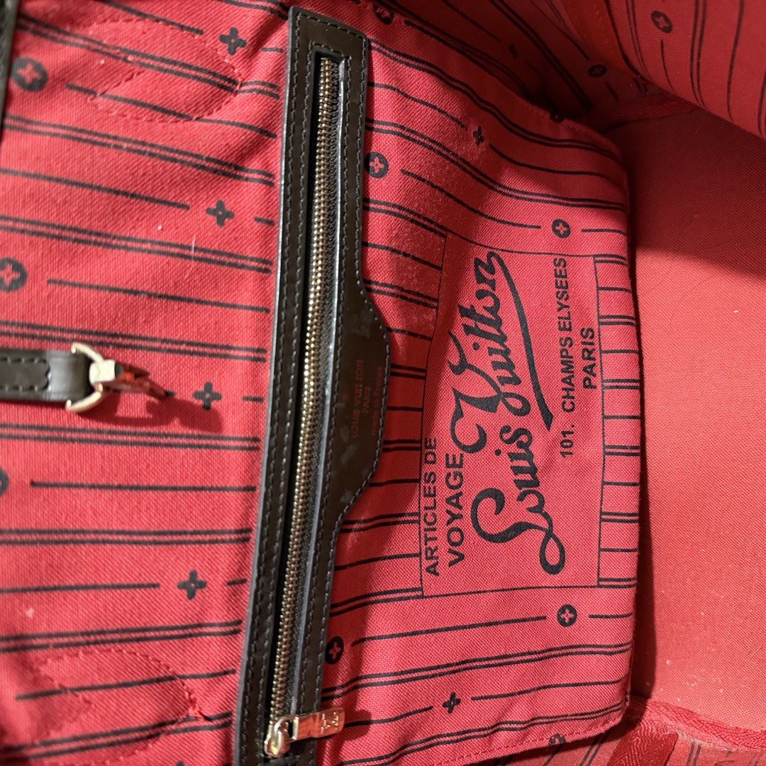 Louis Vuitton Damier Ebene Neverfull MM (Category: Luxury Bags & Wallets) located in San Fernando. Submitted by wrda. (Listing ID 1425172808, Image 3). Description: .