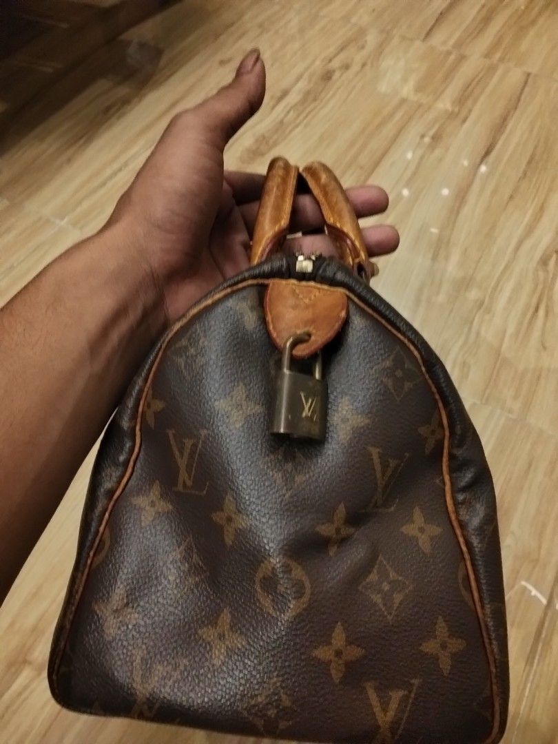 Louis Vuitton Speedy 25 Monogram Handbag (Category: Luxury Bags & Wallets) located in General Santos City (Dadiangas). Submitted by angelofetr74296 (Listing ID 1425210323, Image 2). Description: no code .