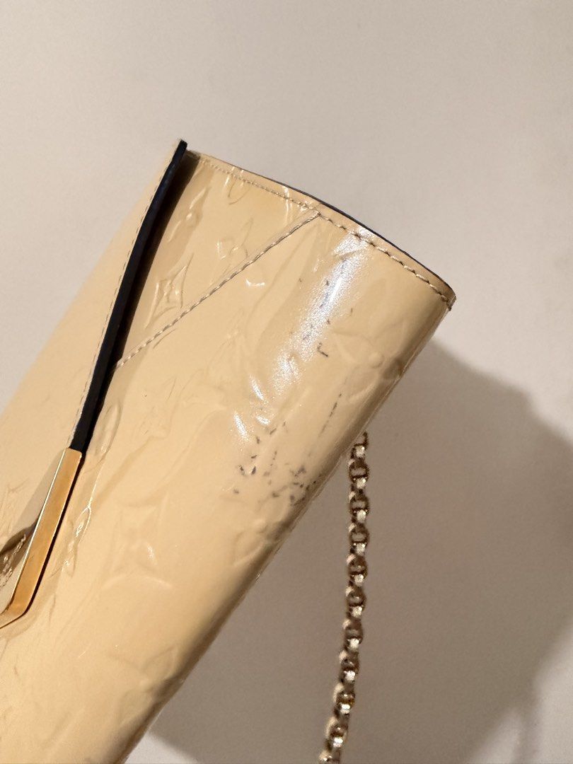 LV Vernis Mira Bag (Category: Luxury Bags & Wallets) located in Manila. Submitted by buy.that.bag (Listing ID 1425197769, Image 2). Description: Guaranteed Authentic Comes with dustbag and its longstrap Cant take proper pic of date code😅 Pls check pics for minimal color transfer and discoloration when you open the flap Still sturdy,can be use as clutch,shoulder and crossbody bag 8.5/10 Condition MOP: BDO/BPI/ Gcash Shipping c/o buyer PIOG .