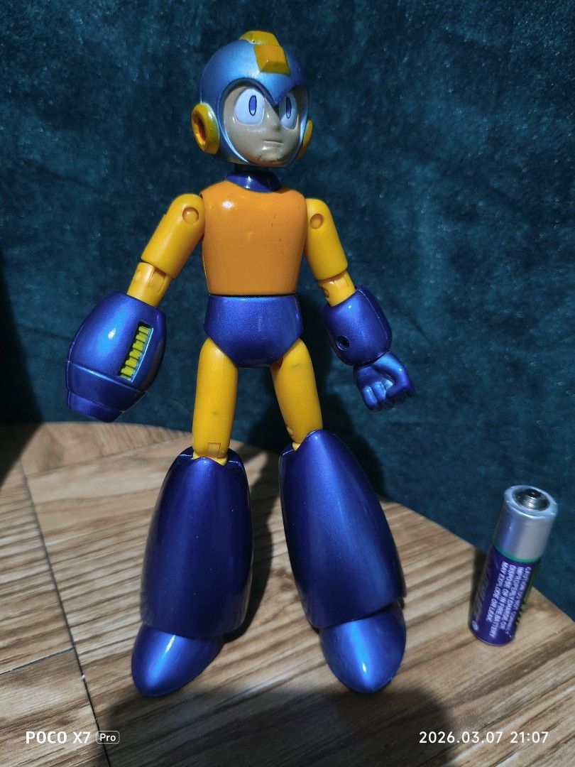 Megaman Action Figure (Category: Figurines & Statues) located in Baguio. Submitted by baguiobeans (Listing ID 1425223817, Image 3). Description: Jazwares capcom, 6 inches height .
