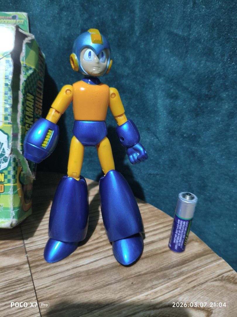 Megaman Action Figure (Category: Figurines & Statues) located in Baguio. Submitted by baguiobeans (Listing ID 1425223817, Image 2). Description: Jazwares capcom, 6 inches height .