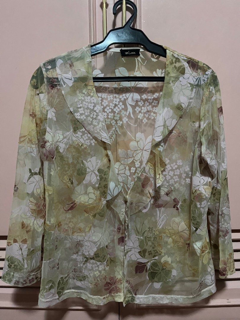 mesh floral ruffle 3/4 sleeve top esoteric whimsical fairycore (Category: Blouses) located in Quezon City. Submitted by declutteringwloi (Listing ID 1425166328, Image 1). Description: in good condition. Great for layering! W: 17 inches L: 23 inches Size: L-XL.