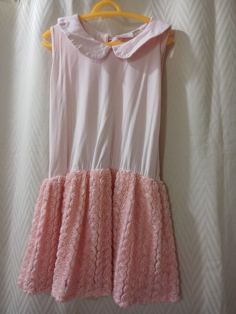 Modern Princess Pink Dress (Category: Babies & Kids Fashion) located in Taytay. Submitted by andi_aideeshop (Listing ID 1425169281, Image 1). Description: 📍Taytay Rizal fits 4-6 yrs old sf c/o buyer very good condition.