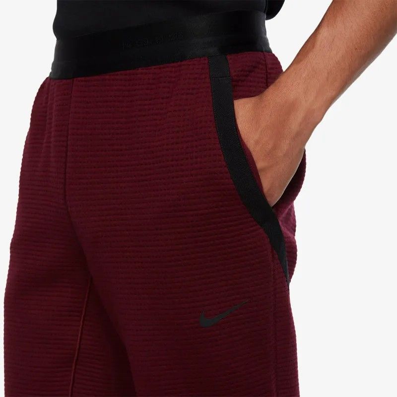 Nike NSW Tech Pack Pants (Category: Joggers) located in Amadeo. Submitted by josephotep (Listing ID 1425137645, Image 1). Description: nike nsw techpack pants L on tag 32-38 L38 as new no issue. 699 plus shipping fee loc cavite pm📥.