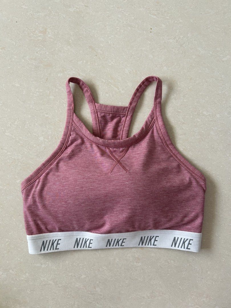 Nike Sports Bra (Category: Activewear) located in Bacoor. Submitted by dm_preloved (Listing ID 1425063829, Image 1). Description: fits xs-s only! :).