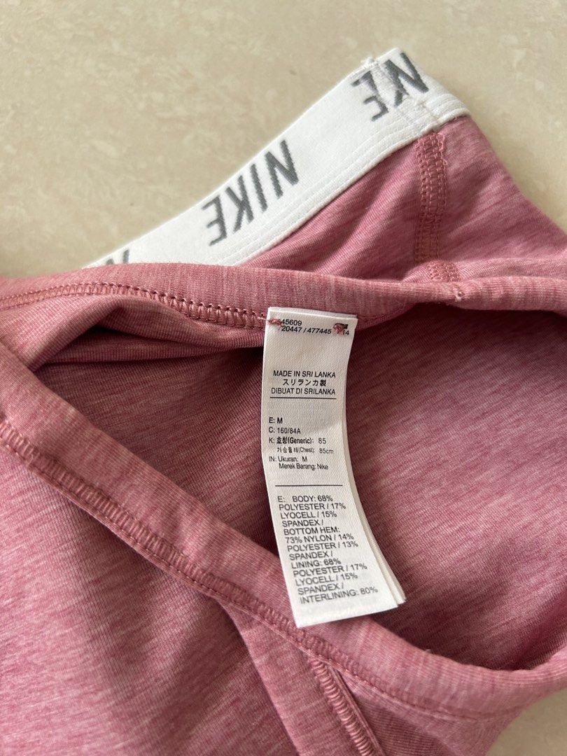 Nike Sports Bra (Category: Activewear) located in Bacoor. Submitted by dm_preloved (Listing ID 1425063829, Image 2). Description: fits xs-s only! :).