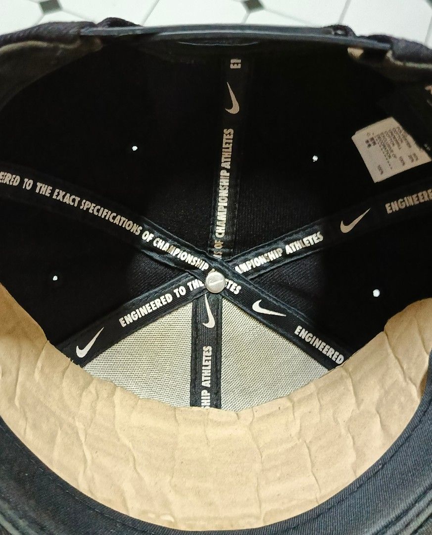Nike True Snapback Cap (Category: Caps & Hats) located in Manila. Submitted by cavitethriftitems (Listing ID 1425192524, Image 3). Description: wool.