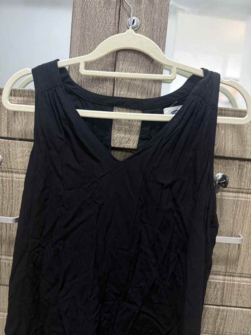 Old Navy Black Sleeveless Dress (Category: Dresses) located in Quezon City. Submitted by realqueenzy (Listing ID 1425219698, Image 3). Description: S-M.