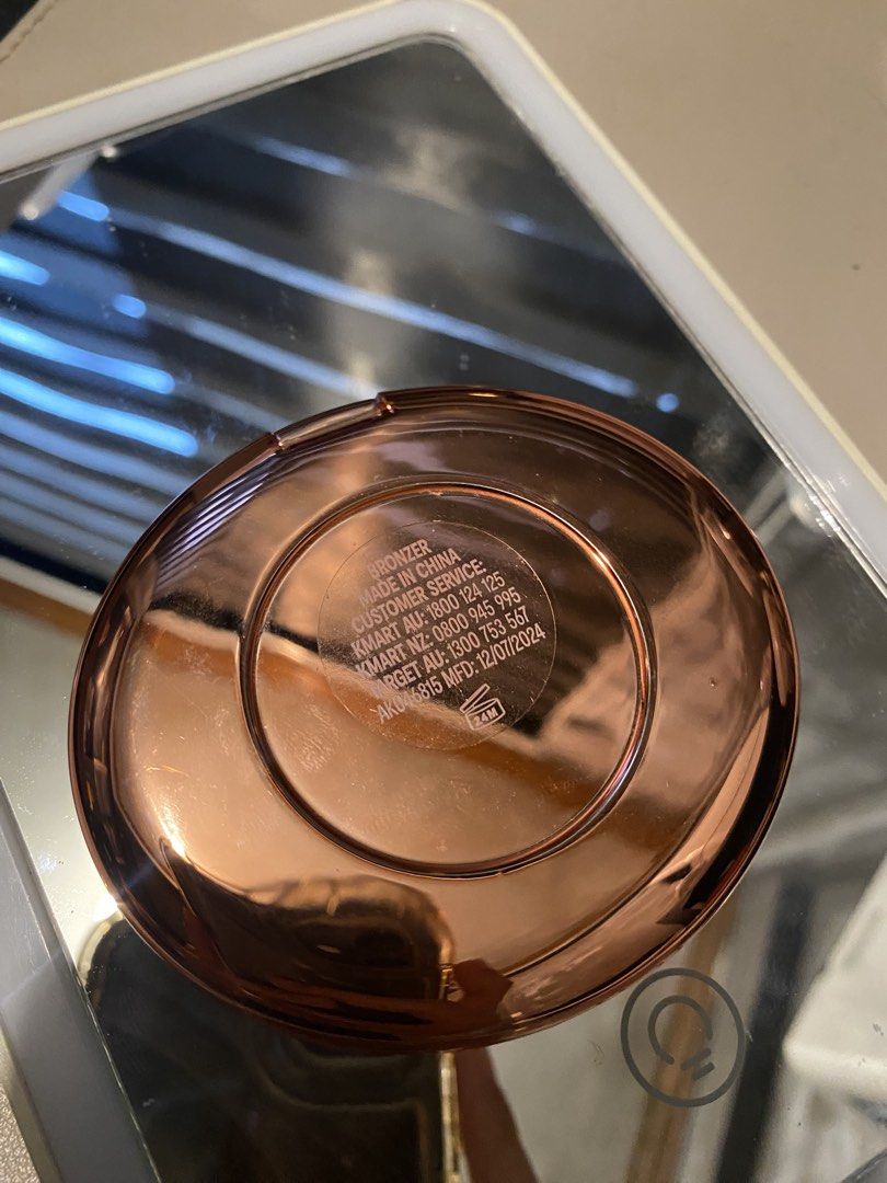 OXX Cosmetics Sparkling Rose Bronzer (Category: Makeup) located in Mandaluyong City. Submitted by hikariiee (Listing ID 1425245371, Image 3). Description: Original and lightly Used.