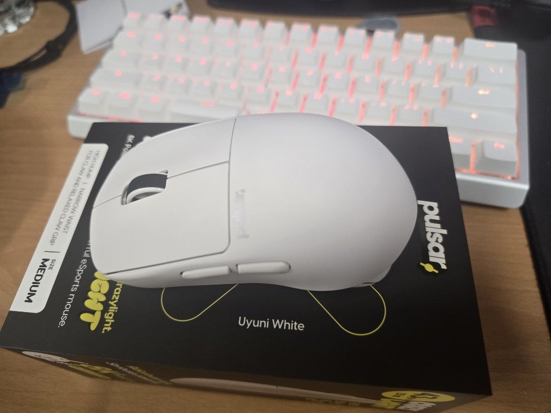 Pulsar X2H Crazy Light Medium gaming mouse439436144280883201
