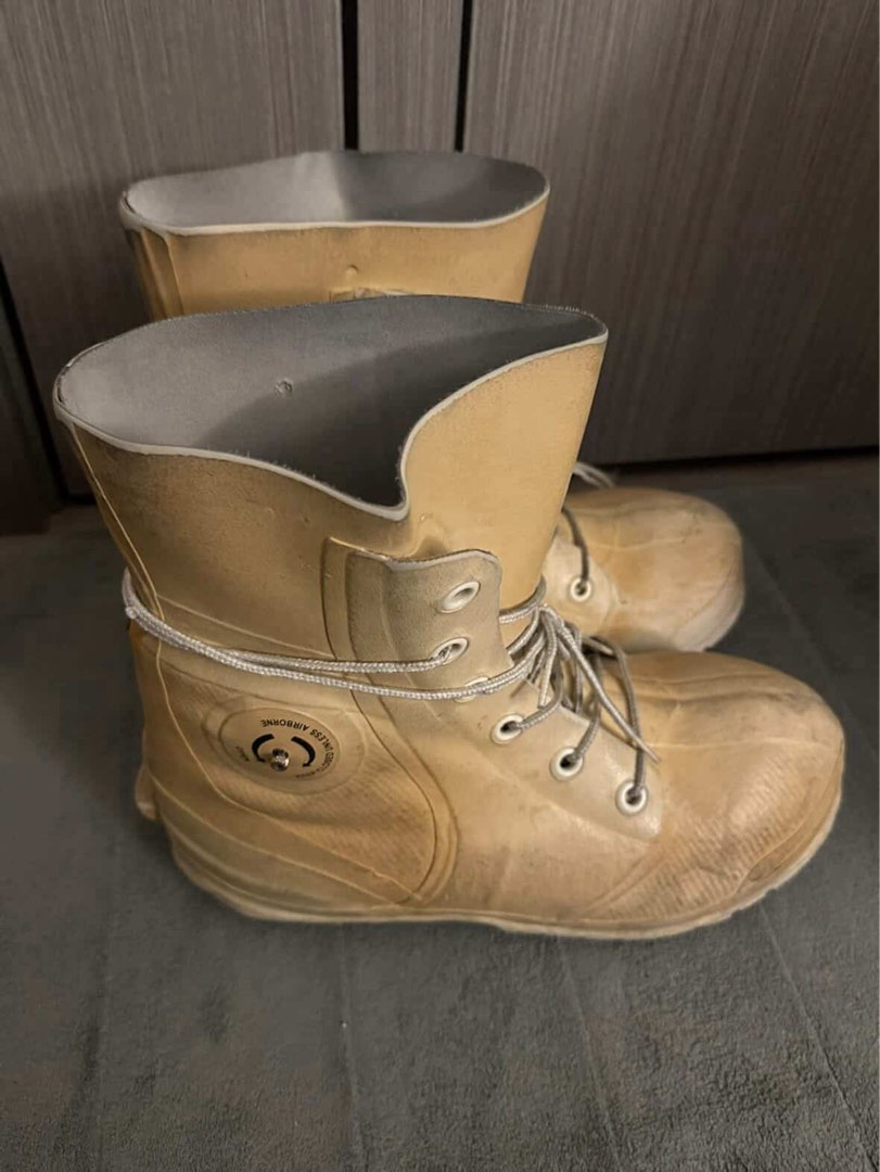 raf simons bunny boots, 名牌精品, 精品鞋款在旋轉拍賣