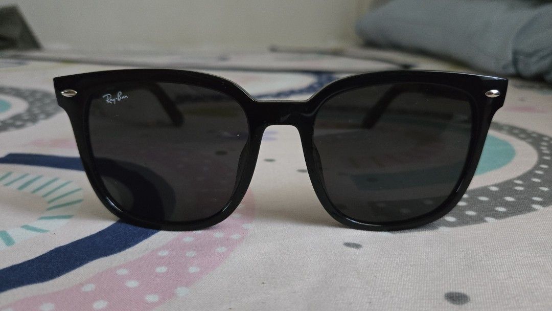 Ray-Ban RB4410 Sunglasses (Category: Sunglasses & Eyewear) located in Paranaque City. Submitted by purple.mallows (Listing ID 1425062958, Image 3). Description: - authentic - used once only - RFS: does not fit me well.