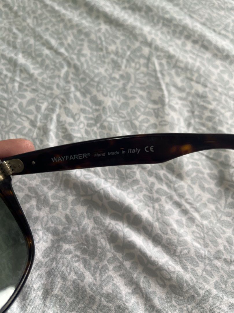 Ray-Ban Wayfarer Sunglasses (Category: Sunglasses & Eyewear) located in Quezon City. Submitted by rach009 (Listing ID 1425164805, Image 3). Description: .