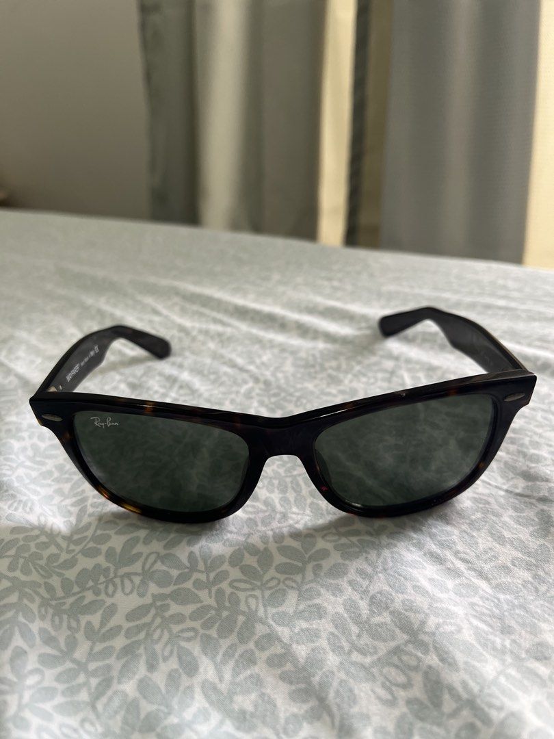 Ray-Ban Wayfarer Sunglasses (Category: Sunglasses & Eyewear) located in Quezon City. Submitted by rach009 (Listing ID 1425164805, Image 2). Description: .