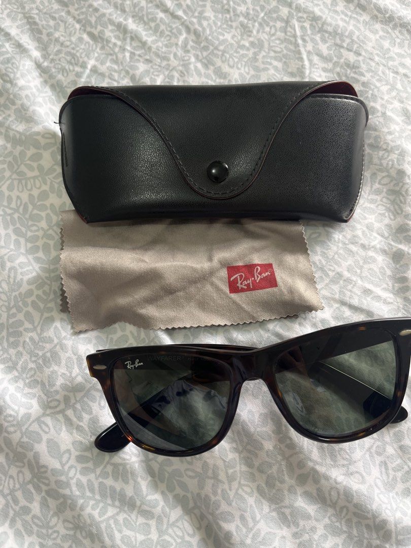Ray-Ban Wayfarer Sunglasses (Category: Sunglasses & Eyewear) located in Quezon City. Submitted by rach009 (Listing ID 1425164805, Image 1). Description: .