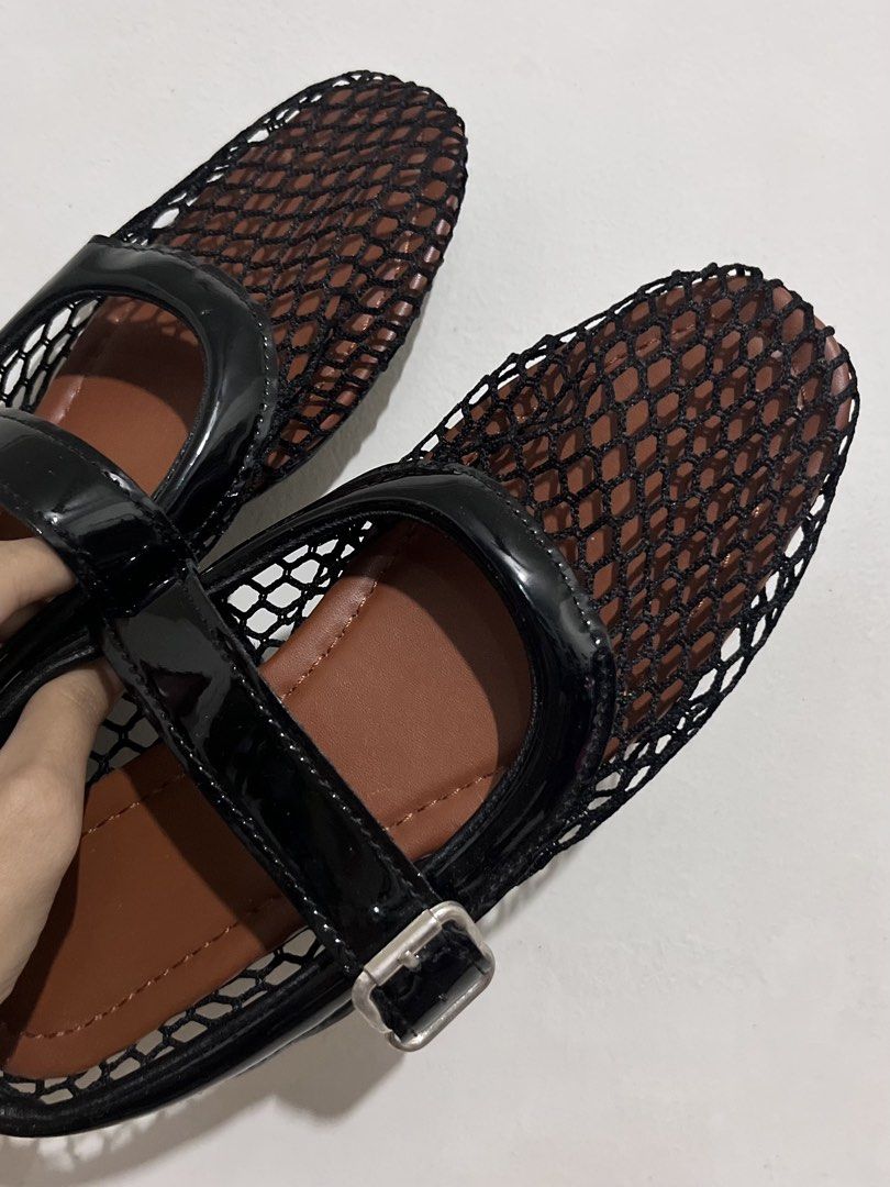 Size 37 Black Mesh Shoes/Sandals (Category: Flats & Sandals) located in Paranaque City. Submitted by jmarineea (Listing ID 1425232644, Image 1). Description: — unused, sinukat lang — true to size keri sa size 37-37.5.