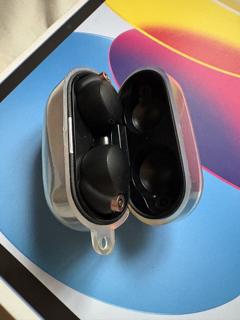 Sony WF-1000XM4 Wireless Earbuds (Category: Earphones) located in Las Pinas. Submitted by preslee.moore (Listing ID 1425199786, Image 2). Description: Barely used Super smooth, no signs of usage Nakatambak lang.