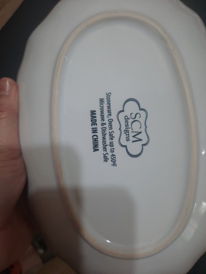 Stoneware (Category: Bakeware) located in Pasig City. Submitted by Tinker_Yey (Listing ID 1425070543, Image 3). Description: take all from america pang oven no box.